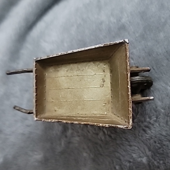 Tiny Metal Wheelbarrow Dollhouse Vintage? - Picture 3 of 4